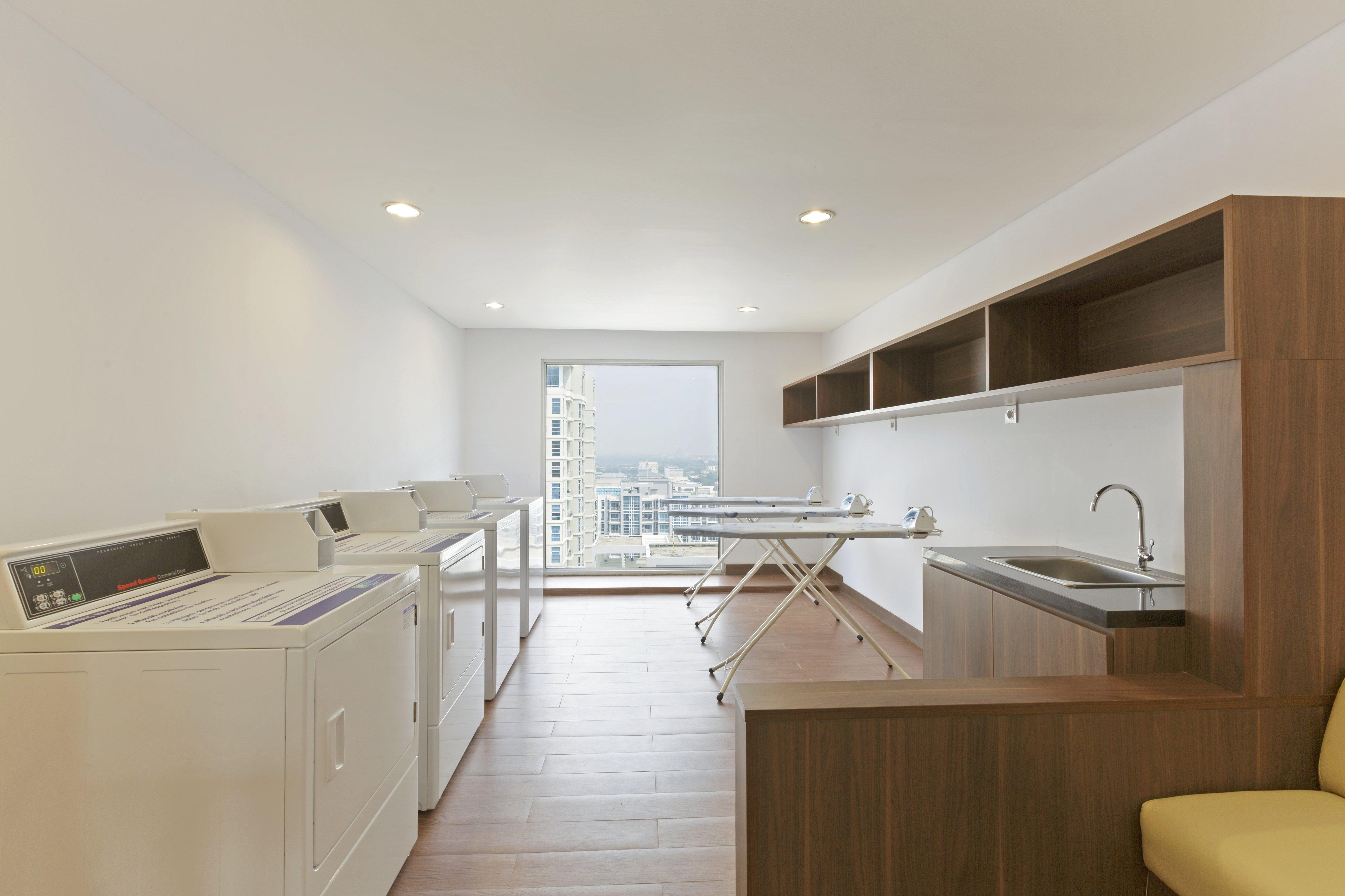 Holiday Inn Express Jakarta Pluit Citygate By Ihg Exterior photo