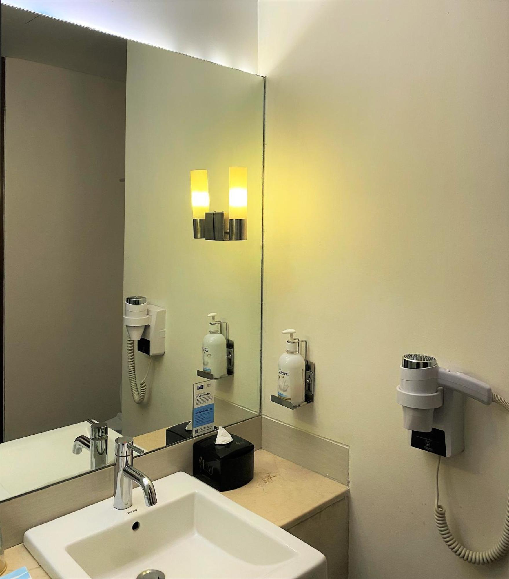 Holiday Inn Express Jakarta Pluit Citygate By Ihg Exterior photo